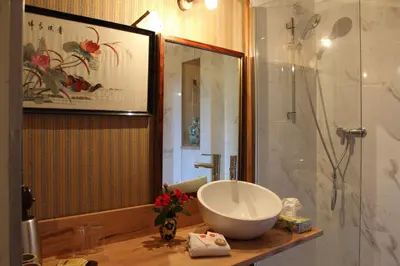 Salle de bains dans l'établissement Château de Prety - Maison d'Hôtes