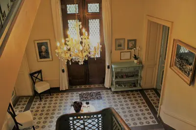 Coin salon dans l'établissement Château de Prety - Maison d'Hôtes