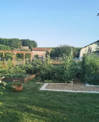 Jardin de l'établissement Au Jardin des Deux Roches