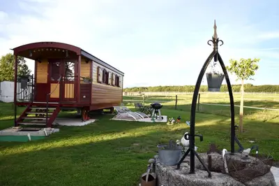 Jardin de l'établissement La Maison Rouge Ladoix - Proche Beaune
