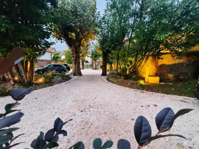 Jardin de l'établissement Chez Emma et Louise - Maison individuelle avec stationnement gratuit