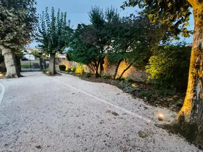 Jardin de l'établissement Chez Emma et Louise - Maison individuelle avec stationnement gratuit