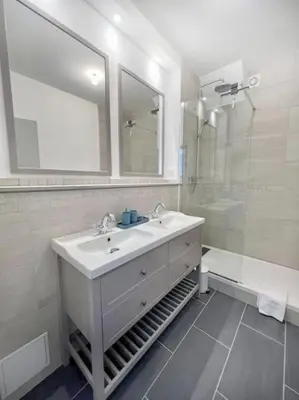 Salle de bains dans l'établissement Le Dolce 65m2 Centre de Dijon 4 personnes