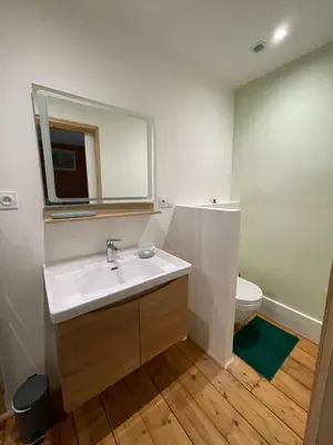 Salle de bains dans l'établissement La Porte des Prés