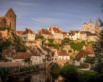 Vue générale sur Saulieu ou vue de la ville depuis la maison de vacances