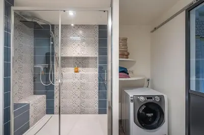 Salle de bains dans l'établissement Superbe appartement avec parking gratuit
