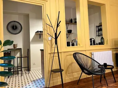 Coin salon dans l'établissement Le boudoir de Clem