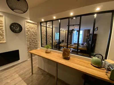Cuisine ou kitchenette dans l'établissement Bienvenue à l'Appart' de Louis !