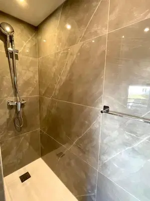 Salle de bains dans l'établissement APPARTEMENT 1 CHAMBRE AVEC ENTREE INDIVIDUEL