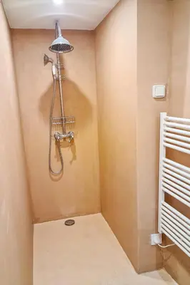 Salle de bains dans l'établissement Le petit cocon de Chateau Chalon