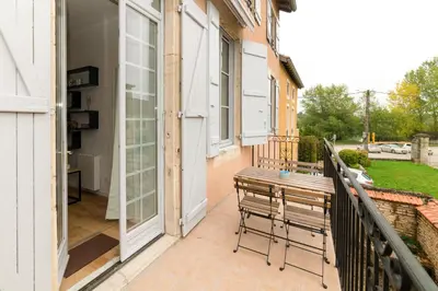 Balcon ou terrasse dans l'établissement La Dolive - Locationtournus