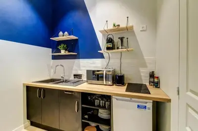 Cuisine ou kitchenette dans l'établissement LE BERLIER 60m2 + COUR PRIVÉE - CENTRE HISTORIQUE