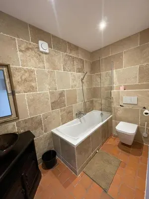 Salle de bains dans l'établissement Gîte le Ch'armançon