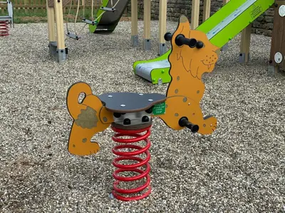 Aire de jeux pour enfants de l'établissement Gîte au Coeur du Jura entre Comté et Vin jaune, Gîte Vin Jaune