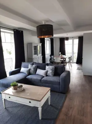Coin salon dans l'établissement Superbe appartement climatisé au centre ville 777