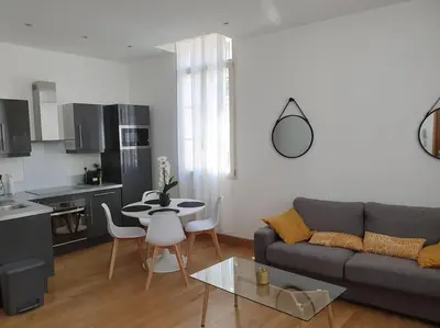 Cuisine ou kitchenette dans l'établissement L'APPART'JEANNIN HYPER CENTRE