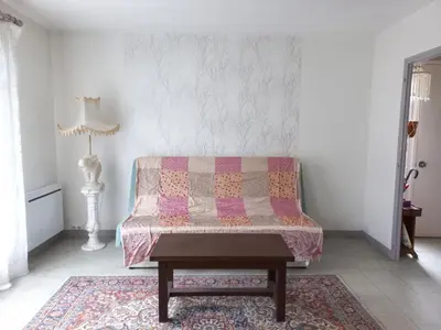 Coin salon dans l'établissement La maison des amoureux de ballades dans le Jura