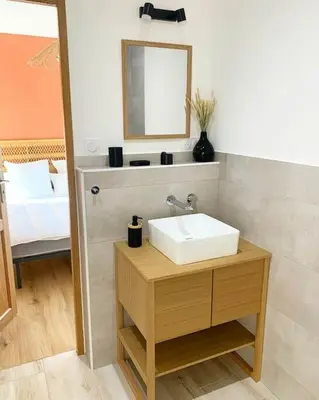 Salle de bains dans l'établissement Maison climatisée toute équipée