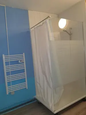 Salle de bains dans l'établissement Appartement VanSuly 1