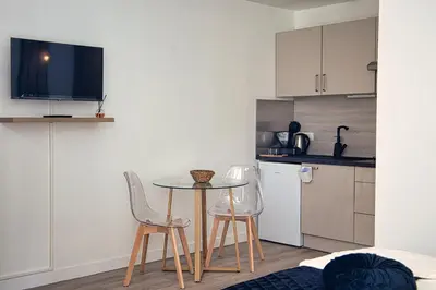 Cuisine ou kitchenette dans l'établissement Le Condorcet - Apt 2 prs, en centre ville