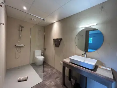 Salle de bains dans l'établissement Hôtel En Tilleul