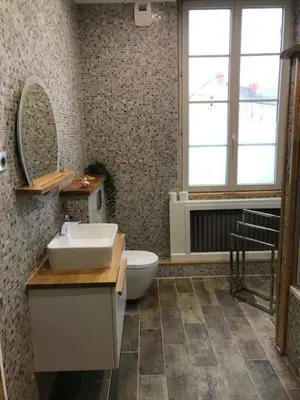 Salle de bains dans l'établissement Le ptit Pont de Pany