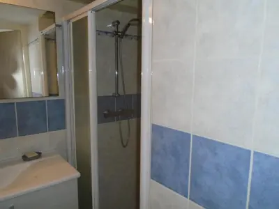 Salle de bains dans l'établissement le bienvenu