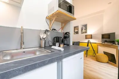 Cuisine ou kitchenette dans l'établissement Le Lemon : au coeur du centre historique