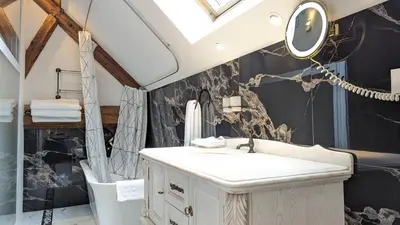Salle de bains dans l'établissement Cascarot