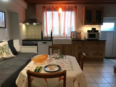 Cuisine ou kitchenette dans l'établissement Cascarot