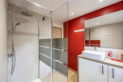 Salle de bains dans l'établissement La Maison de Barbara