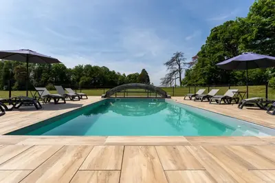 Piscine de l'établissement Gîte Cascades des Tufs 2 pièces piscine ou située à proximité