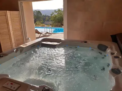 Piscine de l'établissement Chambres d'Hôtes L'Escale ou située à proximité