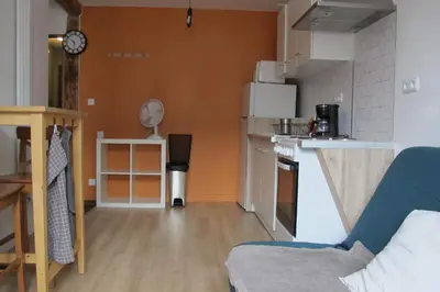 Cuisine ou kitchenette dans l'établissement POLIGNY, appartement centre ville