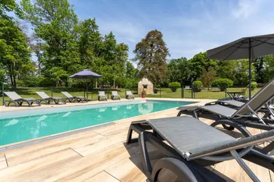 Piscine de l'établissement Gite Chateau 3 chambres piscine chauffée ou située à proximité