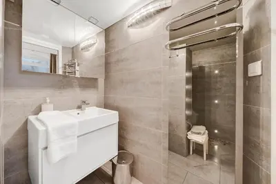 Salle de bains dans l'établissement Suite Standing dans bel Hôtel Particulier
